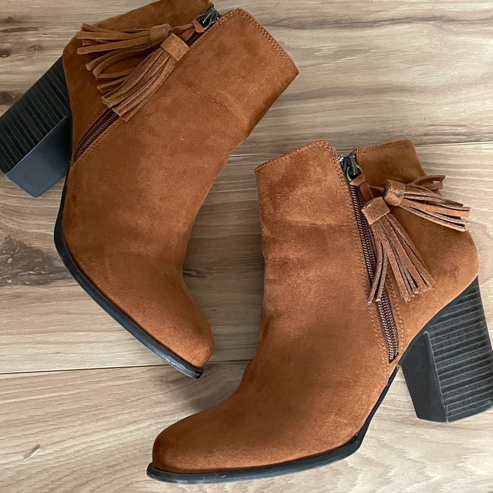 Heeled booties